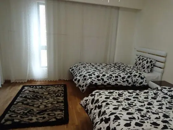Apart Daire, Kısmi Deniz Manzaralı (Two-Bedroom Apartment)