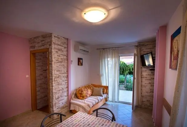 Apart Daire, Zemin Kat