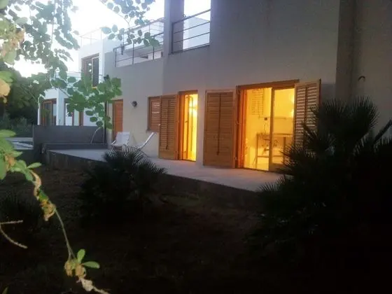 Ev, 2 Yatak Odası, Engellilere Uygun, Sigara İçilebilir