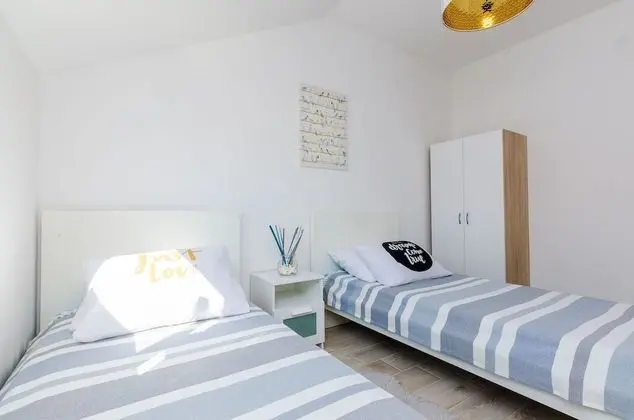 Apart Daire (Triplex Three-Bedroom Apartment with )