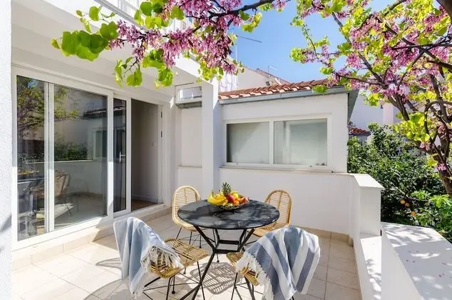 Apart Daire (Triplex Three-Bedroom Apartment with )