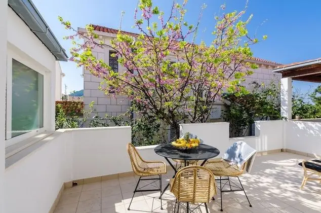 Apart Daire (Triplex Three-Bedroom Apartment with )