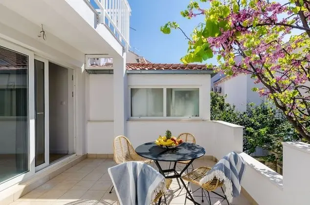 Apart Daire (Triplex Three-Bedroom Apartment with )