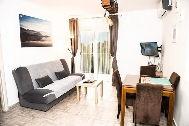 Apart Daire, 1 Büyük (Queen) Boy Yatak ve Çekyat, Deniz Manzaralı