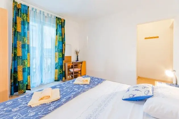 Apart Daire (Three-Bedroom Apartment with Pool)