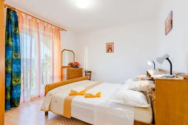 Apart Daire (Three-Bedroom Apartment with Pool)