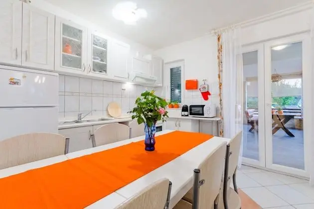 Apart Daire (Three-Bedroom Apartment with Pool)