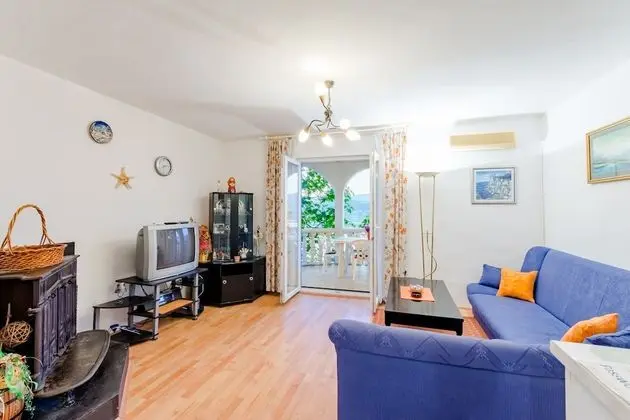 Apart Daire (Three-Bedroom Apartment with Pool)