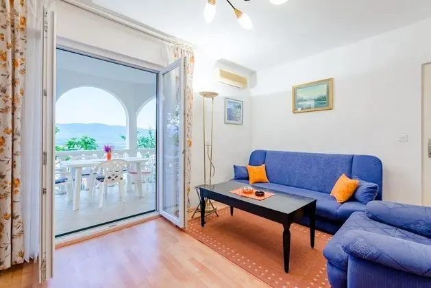 Apart Daire (Three-Bedroom Apartment with Pool)