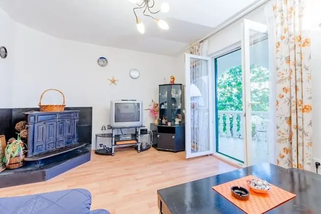Apart Daire (Three-Bedroom Apartment with Pool)