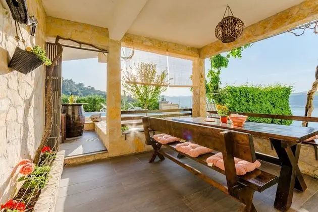 Apart Daire (Three-Bedroom Apartment with Pool)