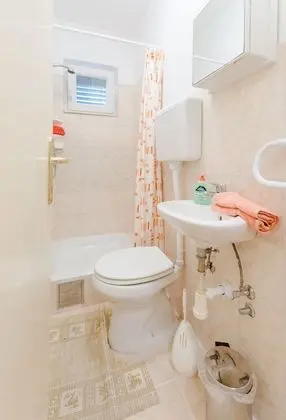 Apart Daire (Three-Bedroom Apartment with Pool)