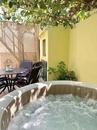 City Apart Daire, Zemin Kat