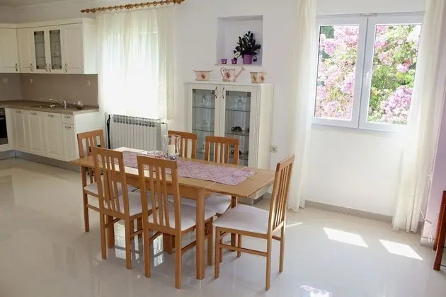 Apart Daire (Two-Bedroom Apartment with Balcony)