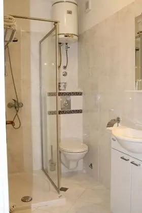 Apart Daire (Two-Bedroom Apartment with Balcony)