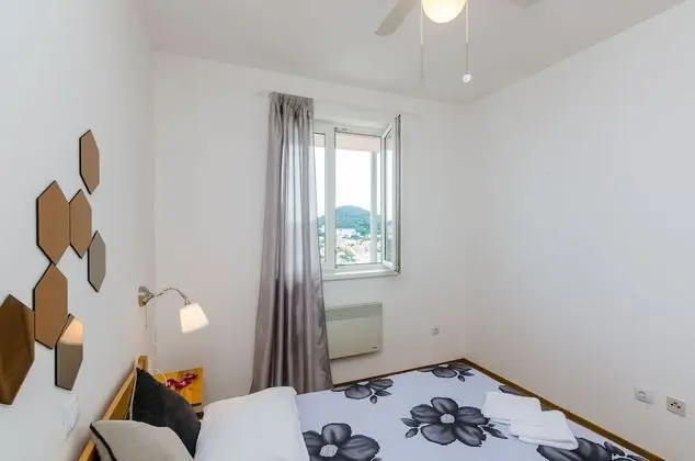 Apart Daire (One Bedroom Apartment with Balcony an)