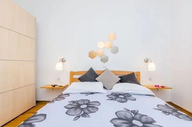 Apart Daire (One Bedroom Apartment with Balcony an)