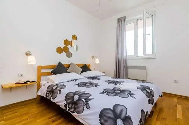 Apart Daire (One Bedroom Apartment with Balcony an)