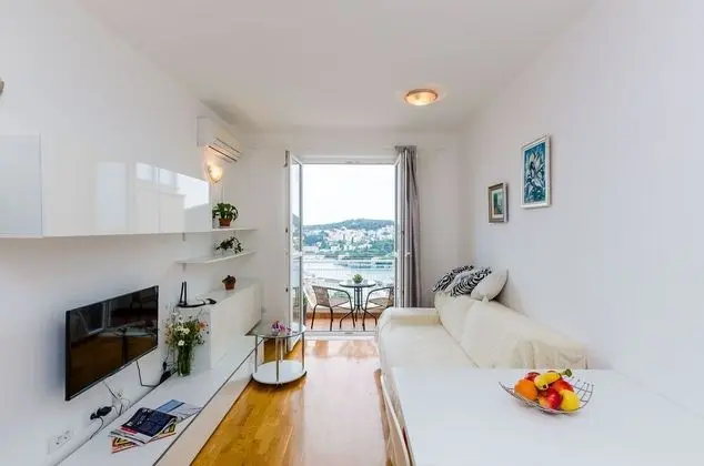 Apart Daire (One Bedroom Apartment with Balcony an)