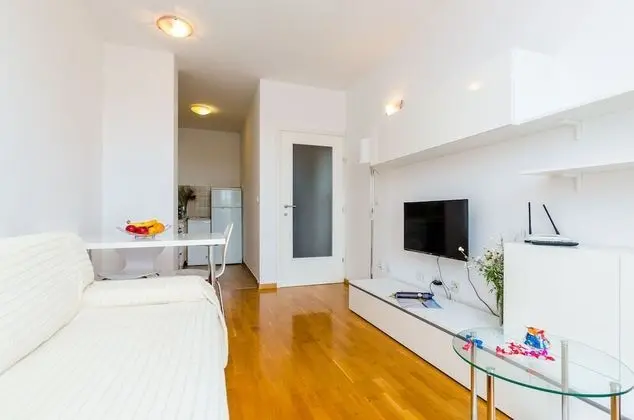 Apart Daire (One Bedroom Apartment with Balcony an)