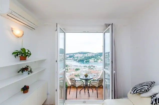 Apart Daire (One Bedroom Apartment with Balcony an)