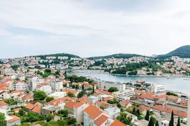 Apart Daire (One Bedroom Apartment with Balcony an)