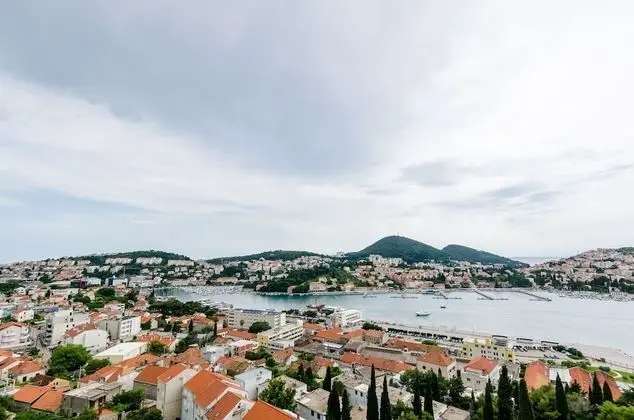 Apart Daire (One Bedroom Apartment with Balcony an)