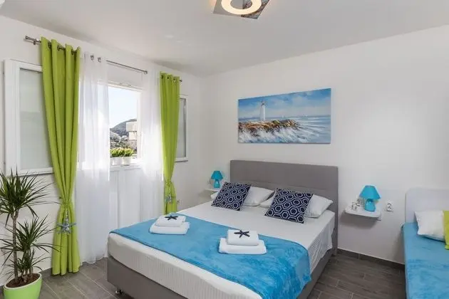 Stüdyo (Studio Apartment with City View)