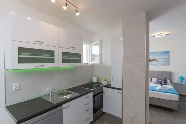 Stüdyo (Studio Apartment with City View)