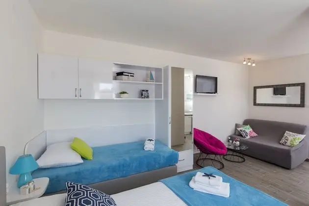 Stüdyo (Studio Apartment with City View)