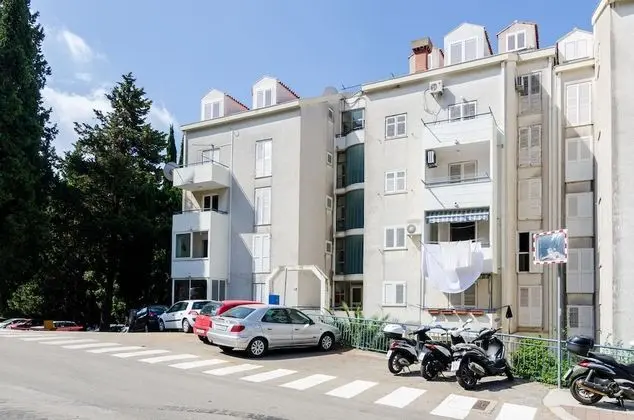 Stüdyo (Studio Apartment with City View)