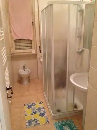 Tek Büyük Yataklı Oda, Ortak Banyo