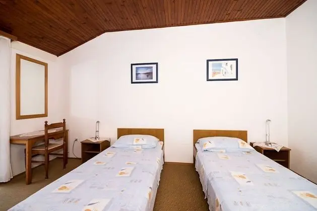 Apart Daire (Two-Bedroom Apartment with Balcony an)