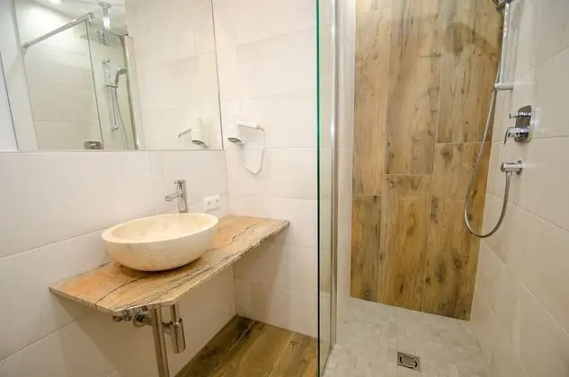 Çatı Katı Süiti (Penthouse) (Penthouse 3 Summer & Winter Fun )