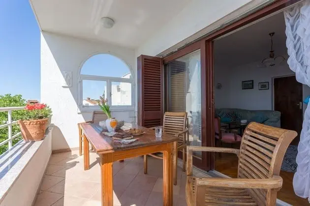 Apart Daire (3 Bedroom Apt with Sea View Terrace)