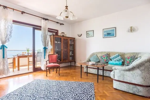 Apart Daire (3 Bedroom Apt with Sea View Terrace)