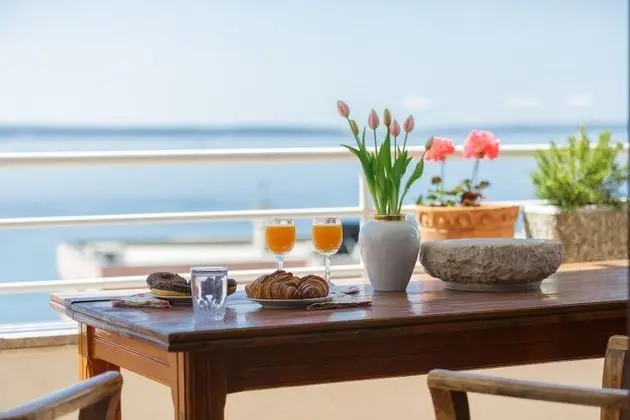 Apart Daire (3 Bedroom Apt with Sea View Terrace)