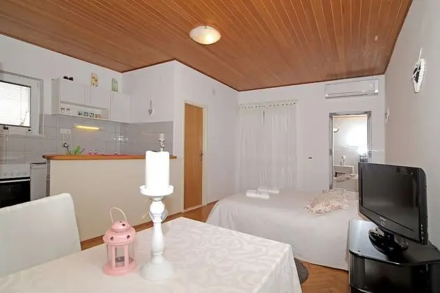 Stüdyo (Studio with Balcony)