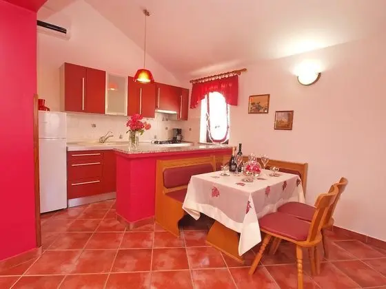 Apart Daire, 3 Yatak Odası (411/936)