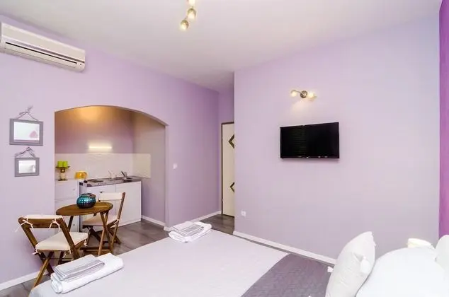 Stüdyo (Studio Apartment with City View)