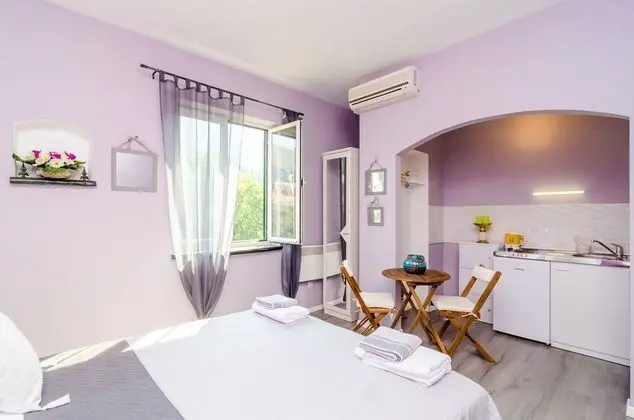 Stüdyo (Studio Apartment with City View)