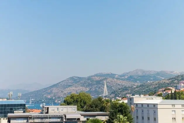 Stüdyo (Studio Apartment with City View)