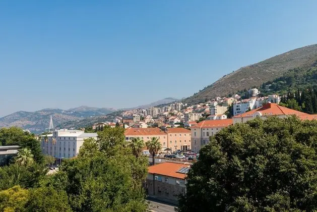 Stüdyo (Studio Apartment with City View)