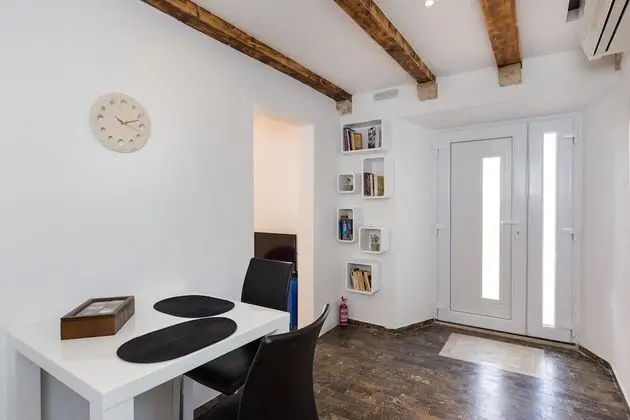 Stüdyo (Studio Apartment with Terrace and Sea)