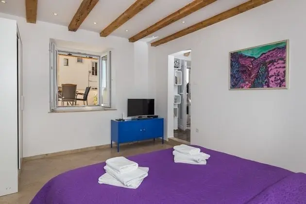 Stüdyo (Studio Apartment with Terrace and Sea)