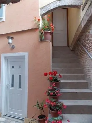 Apart Daire, 1 Çift Kişilik Yatak ve Çekyat