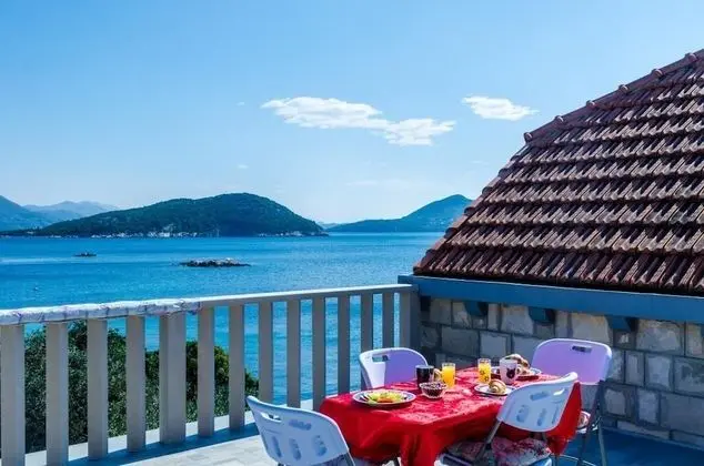 Stüdyo (Studio Apt with Terrace and Sea View)