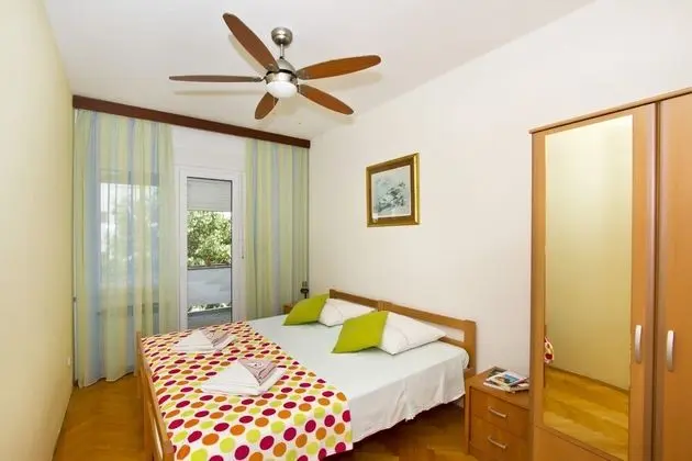 Apart Daire, 1 Yatak Odası, Ortak Banyo (R3)