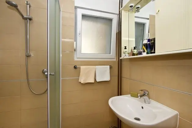 Apart Daire, 1 Yatak Odası, Ortak Banyo (R3)