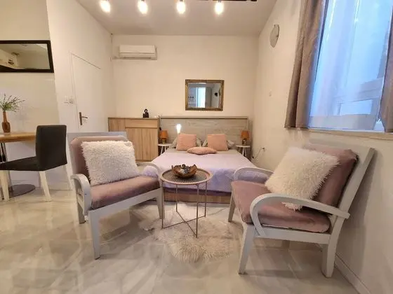 Deluxe Stüdyo Süit, Sigara İçilmez, Bahçe Manzaralı